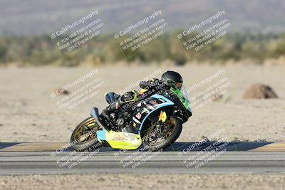 media/Dec-07-2025-CVMA (Sun) [[3e7d2de5dc]]/Race 18-Formula Twins-Formula 40 UL/